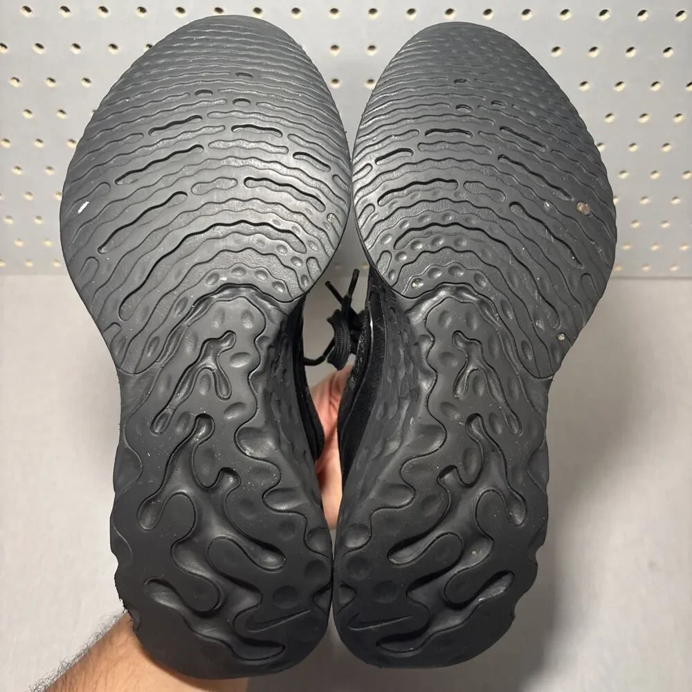 Nike React Infinity Run Flyknit Shoes Mens Sz 7 Womens Sz 8.5 Triple Black